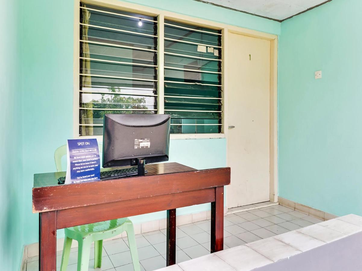 Spot On 90003 Villa Tawang Cianjur Exterior photo