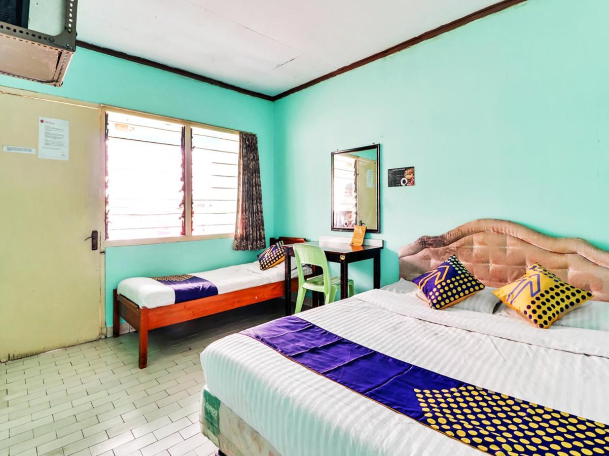 Spot On 90003 Villa Tawang Cianjur Exterior photo